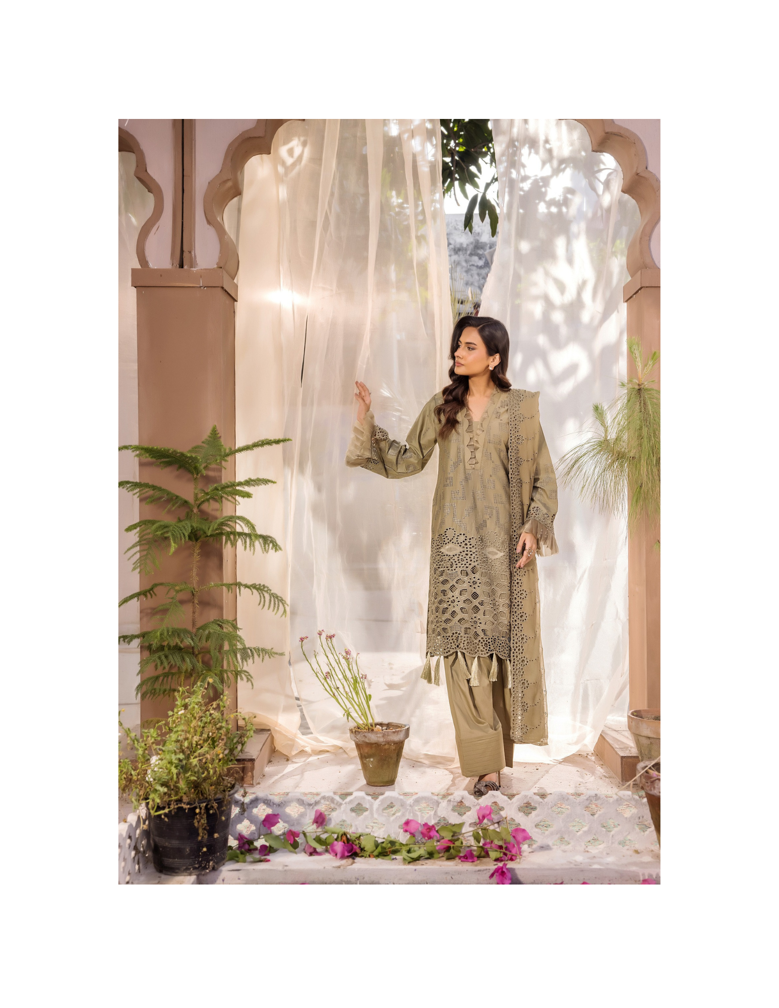 Noor E Chasham by Aalaya Summer Vol 05 '25 D 08 - Aalaya