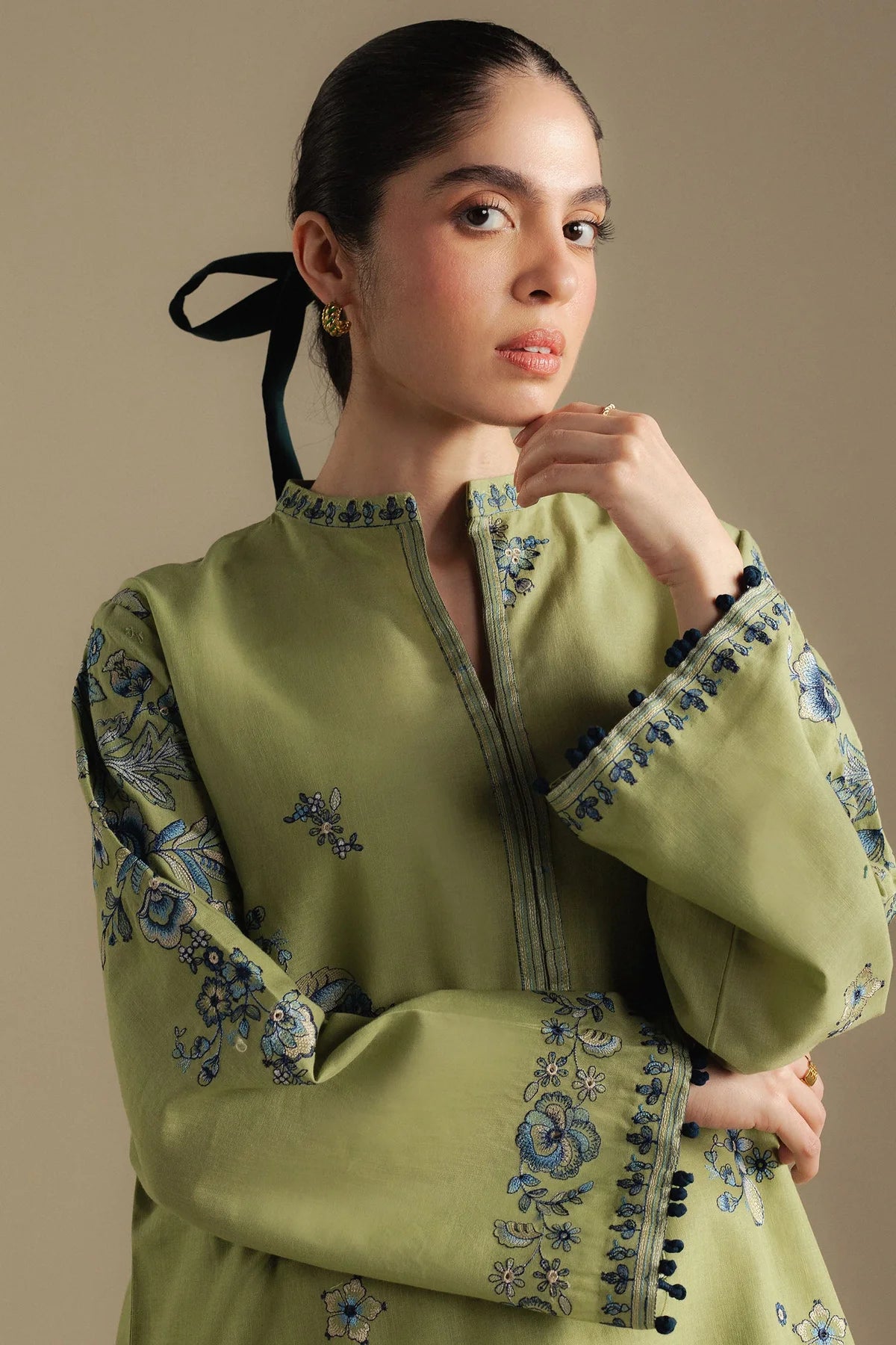 Snowdrop-10B - Zara Shah Jahan