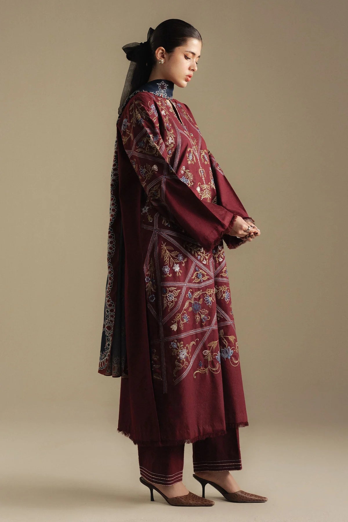 Coral-4B - Zara Shah Jahan