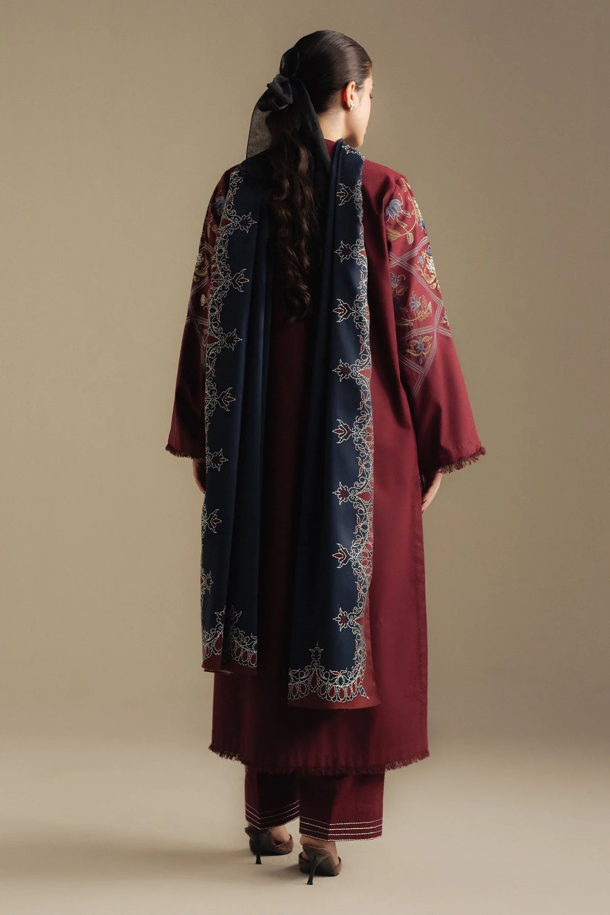 Coral-4B - Zara Shah Jahan