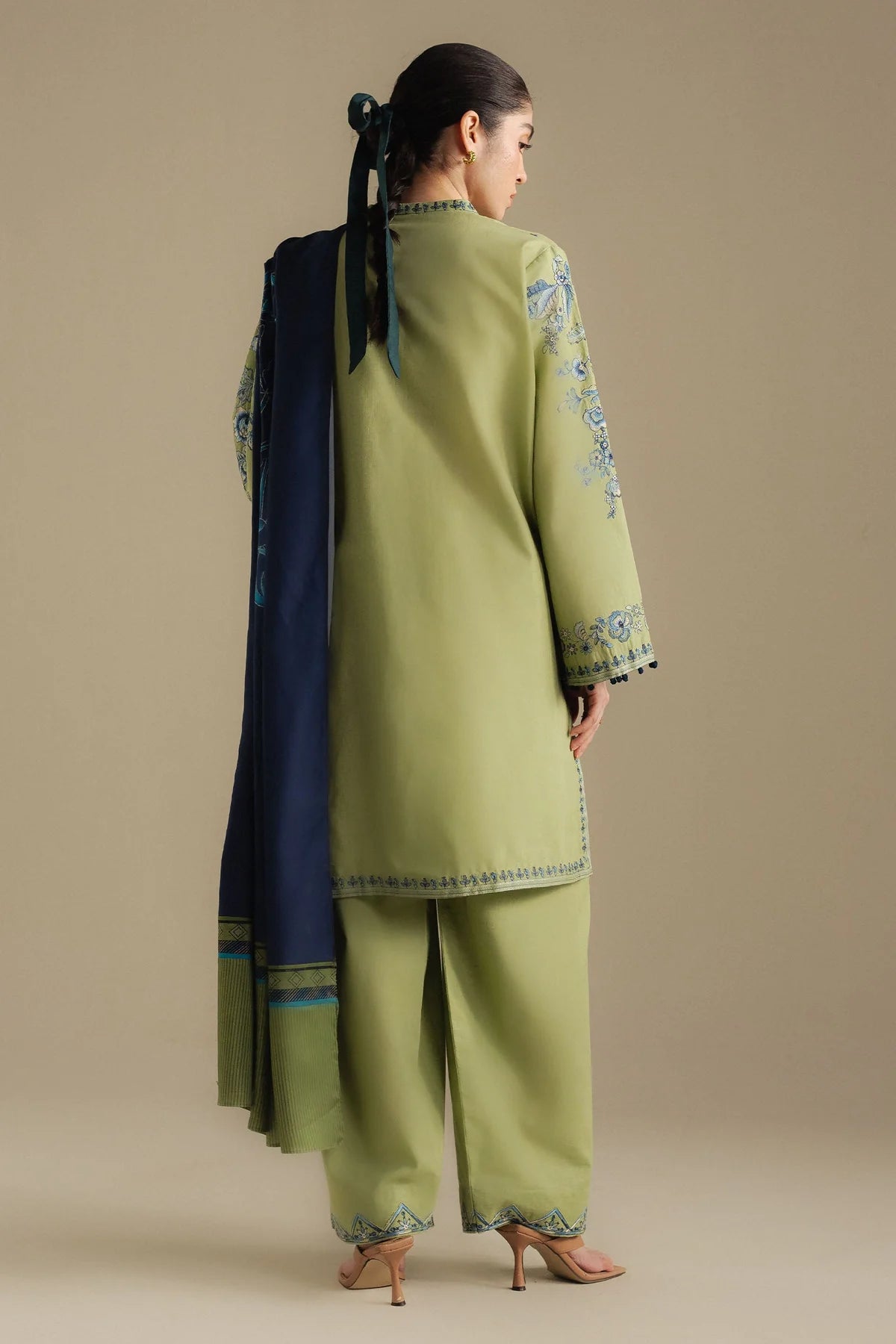 Snowdrop-10B - Zara Shah Jahan